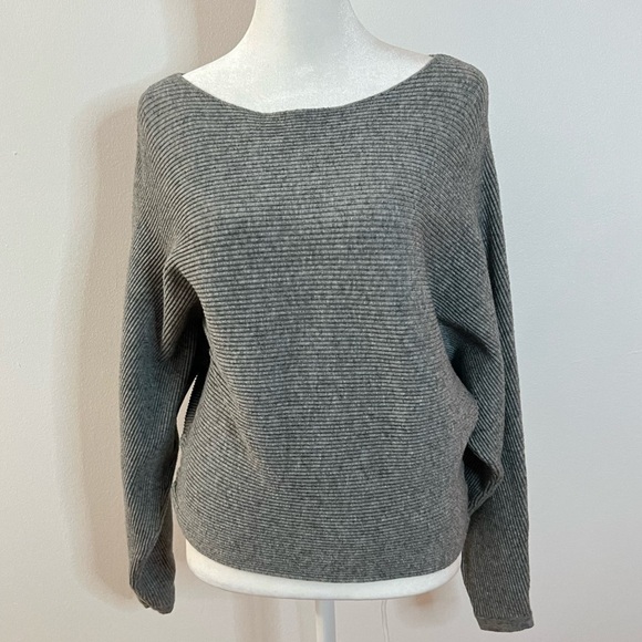 ABERCROMBIE & FITCH Dolman Sweater - Picture 2 of 4